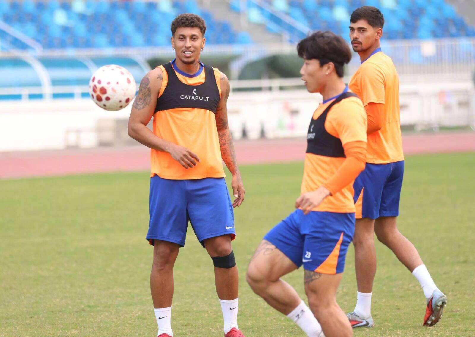 kaiyun-泰山队赛季球衣号码有变化 彭啸改穿3号 谢文能变7号