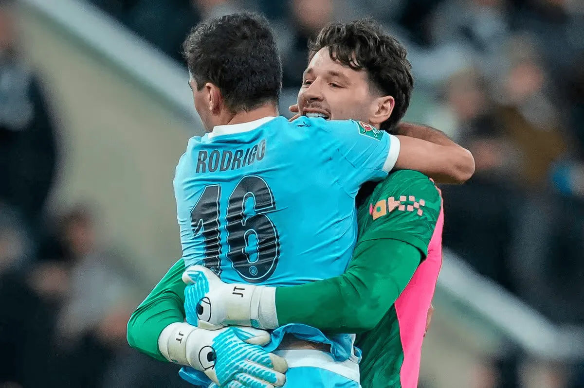 开云体育官网-跟队：特拉福德预计今夏离队，曼城至少能收回签下他的成本